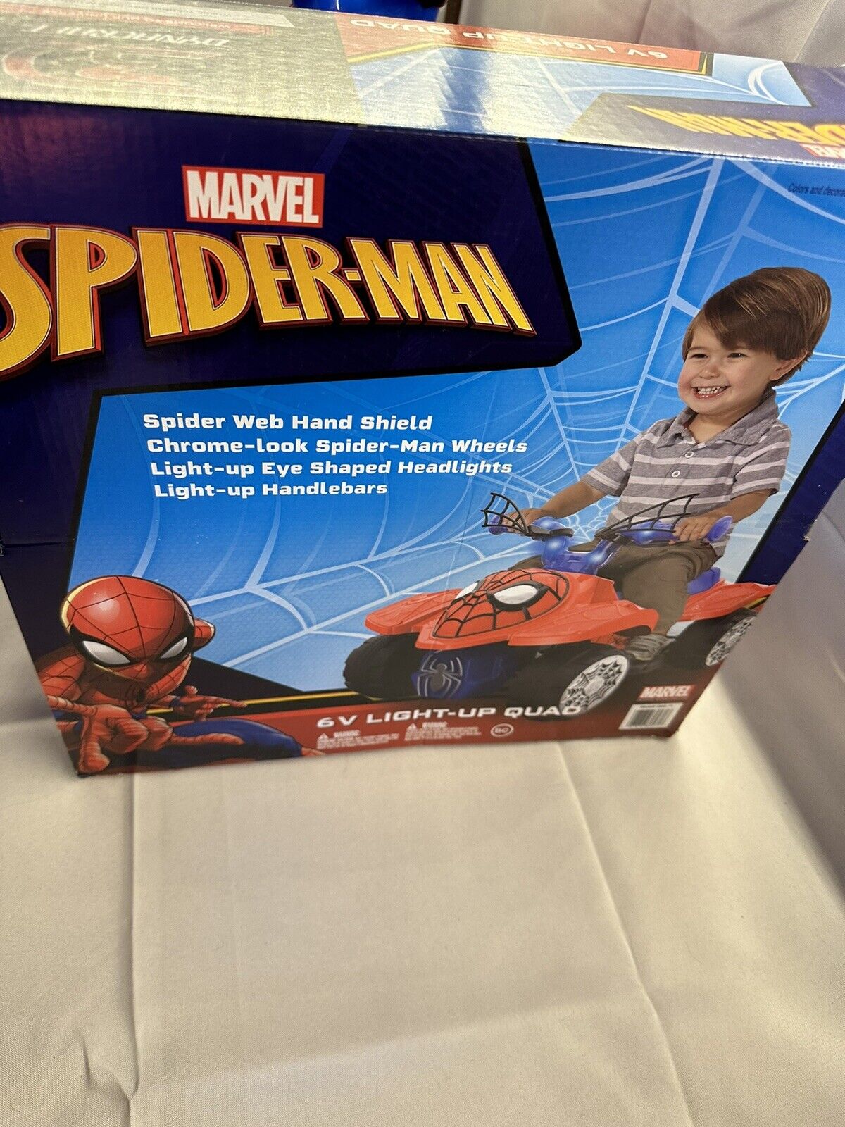Spider-Man 6V Ride On with Light Up Handle Bars - Brand New in Box! - Image 6