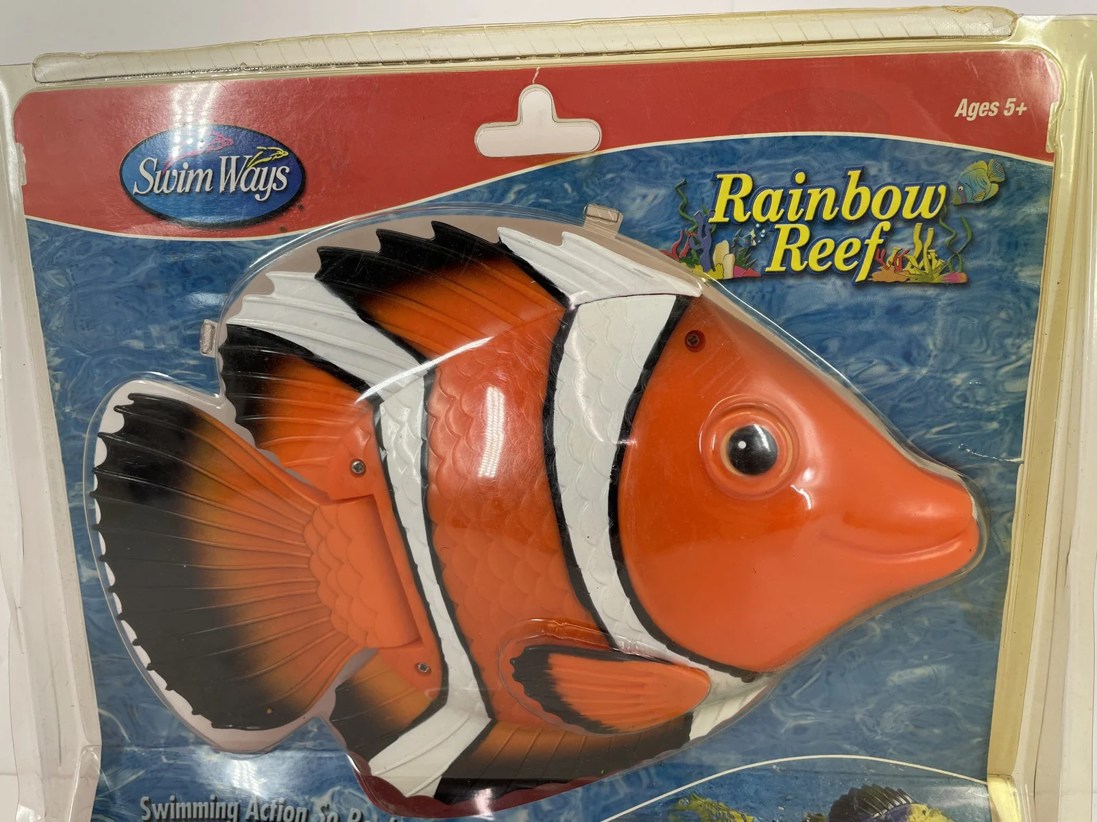 Rainbow Reef Clownfish Battery-Powered Swimming Toy for Ages 5 and Up - Image 2