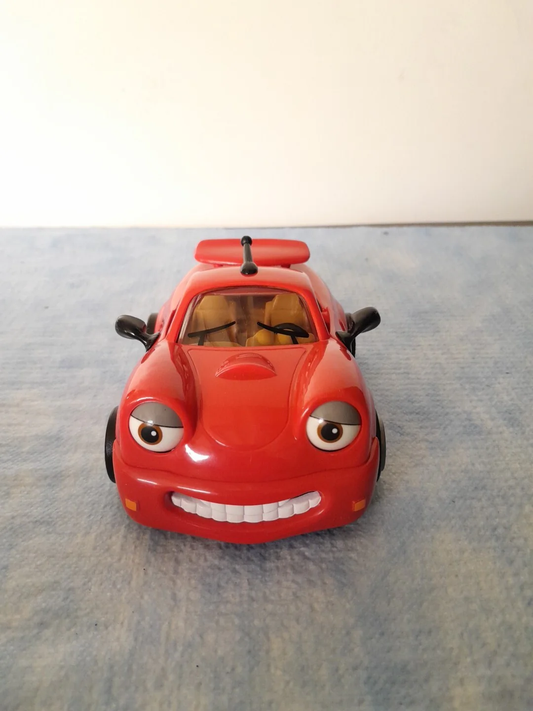 Chevron Cars Tony Turbo Toy with Side-Moving Eyes and Swinging Doors - Image 5