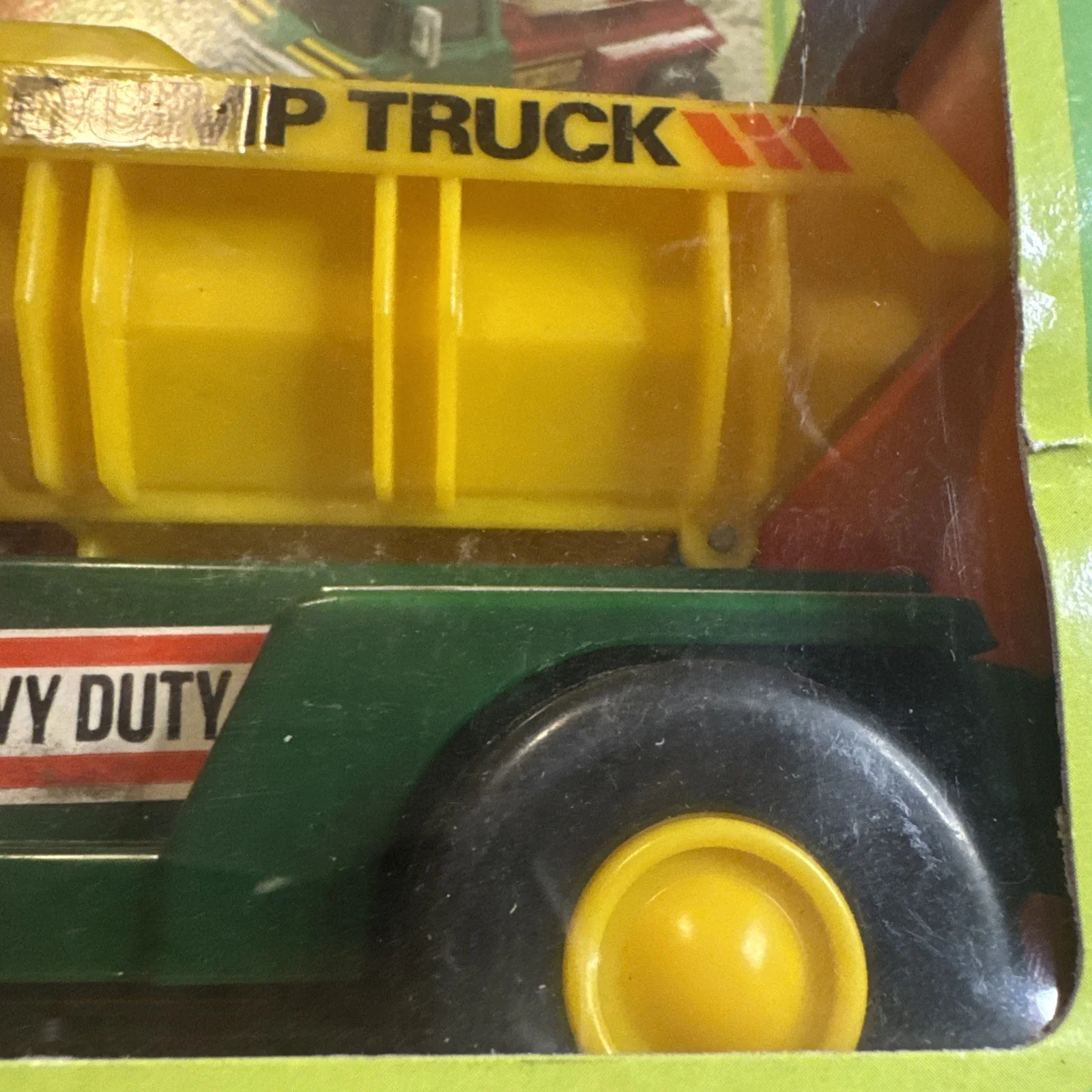 Retro 7-Inch Battery-Powered Bump and Go Dump Truck Toy from Hong Kong - Image 15