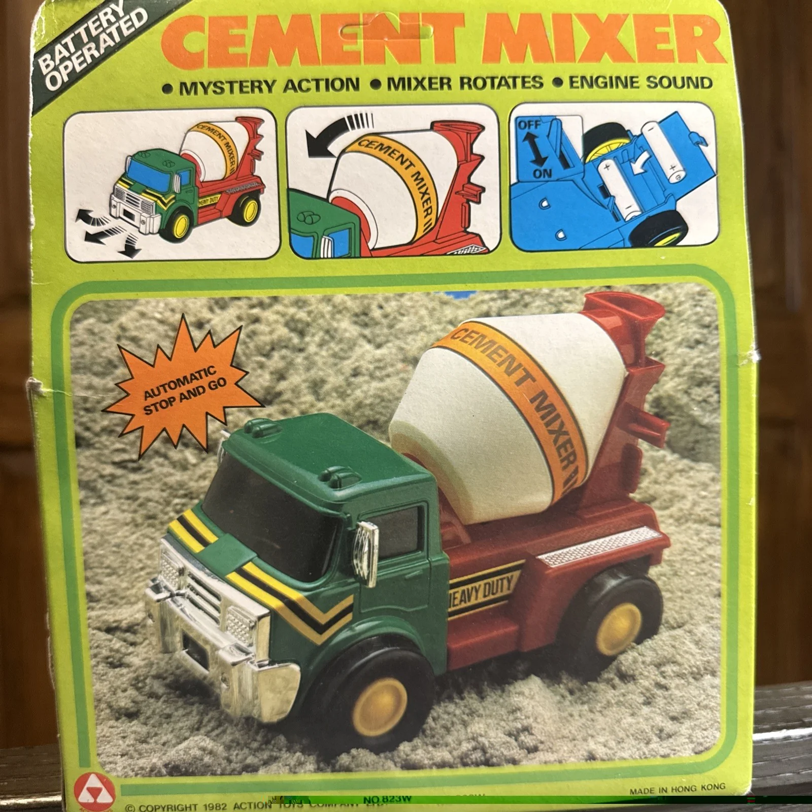 Retro 7-Inch Battery-Powered Bump and Go Dump Truck Toy from Hong Kong - Image 6