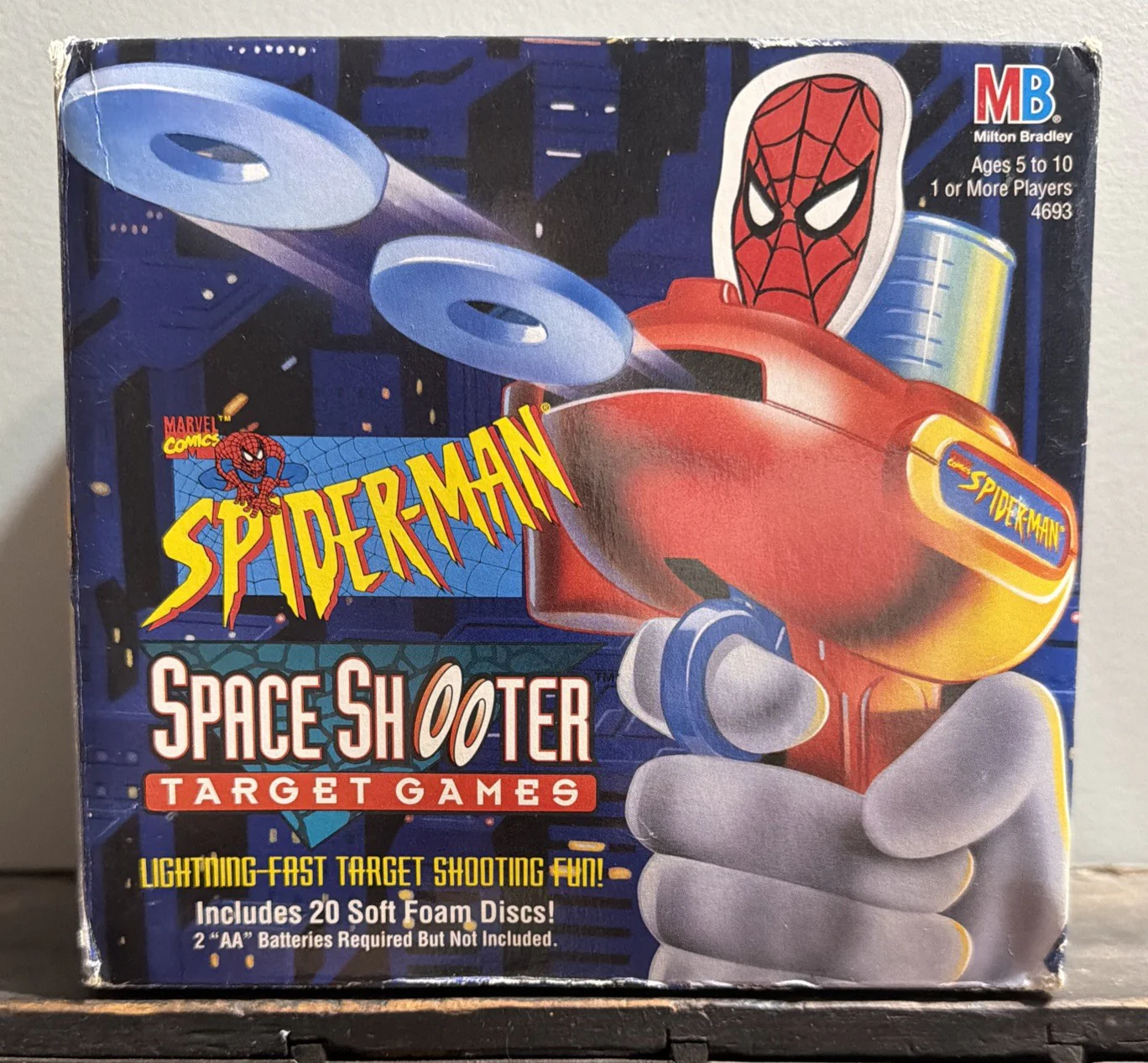 1995 Milton Bradley Marvel Spider-Man Foam Disc Space Shooter Target