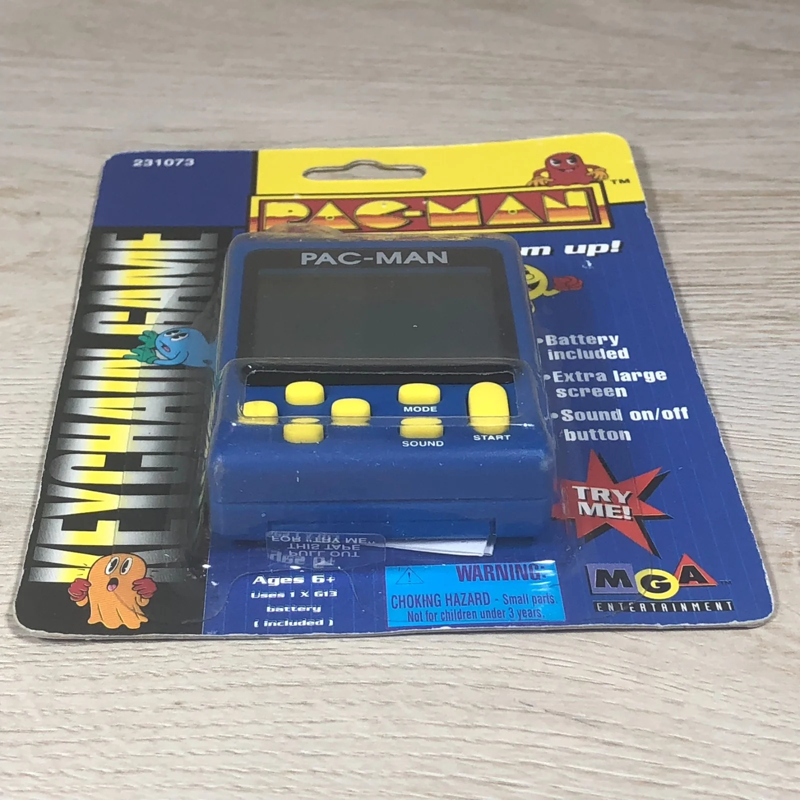 Retro PAC-MAN Handheld LCD Game Keychain by MGA Entertainment - Brand New - Image 3